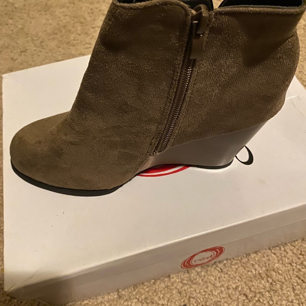 Women's Tan Suede Ankle Boots